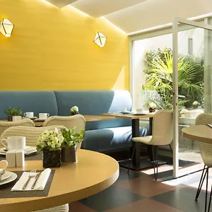 Hotel A La Des Artistes, Parijs